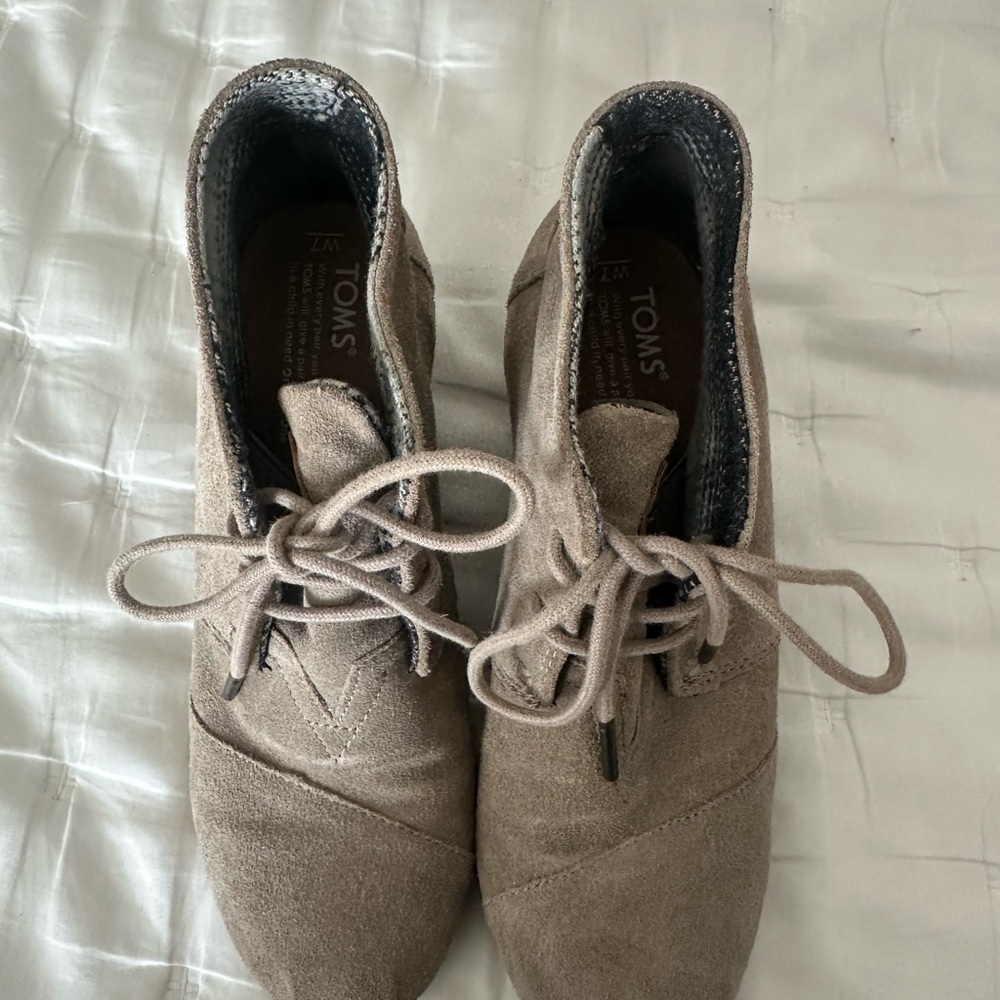 TOMS Suede Lace-Up Sneakers